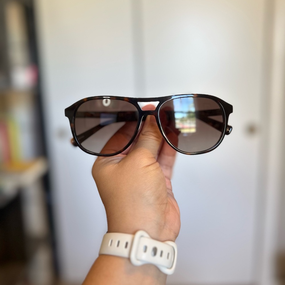 NWOT Banana Republic Black Aviator Sunglasses 🕶️
